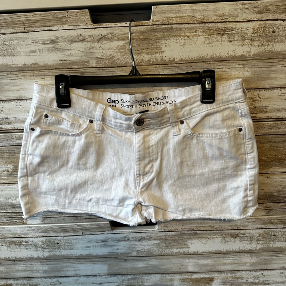 🤍 Gap Sexy Boyfriend White Denim Shorts Women’s Size 6/28 Raw Hem Stretch